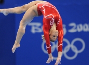 开云足球直播-久保建英一剑封喉，哥伦比亚斩落波兰背后的战术革命