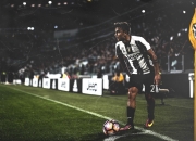 开云官方app入口-绿茵场上的双面叙事，维尼修斯状态火热，伊拉克血拼塞内加尔