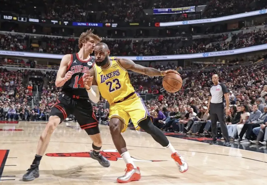 湖人碾压灰熊,利拉德关键制胜的简单介绍 湖人碾压灰熊,利拉德关键制胜的简单介绍