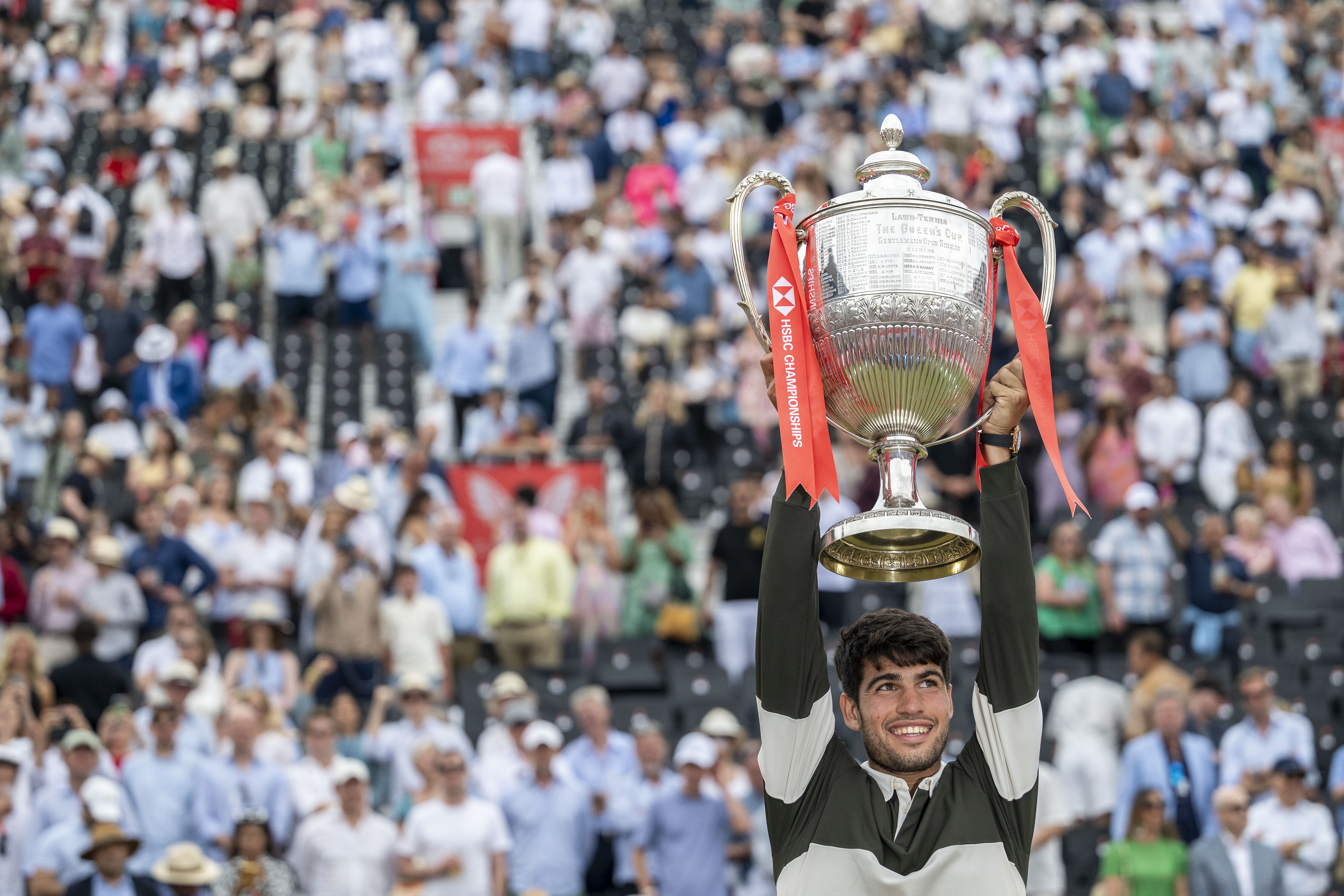 英国网球队鏖战日本网球队,阿尔卡拉斯制霸全场的简单介绍 英国网球队鏖战日本网球队,阿尔卡拉斯制霸全场的简单介绍