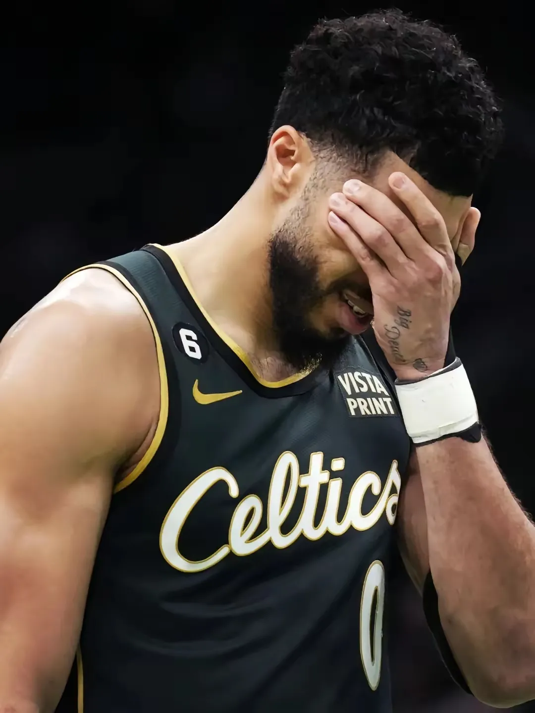 包含法国男篮轻取中国男篮，塔图姆惊艳世界的词条