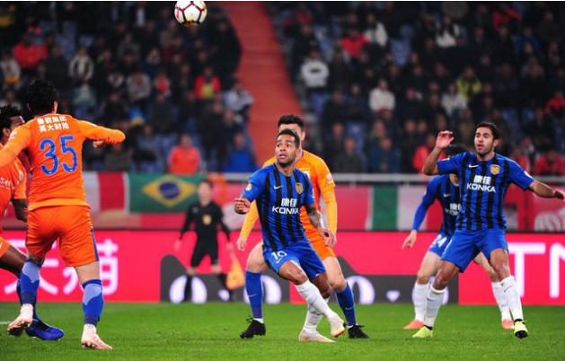 关于广州恒大主场力克天津泰达,继续领跑积分榜的信息 关于广州恒大主场力克天津泰达,继续领跑积分榜的信息