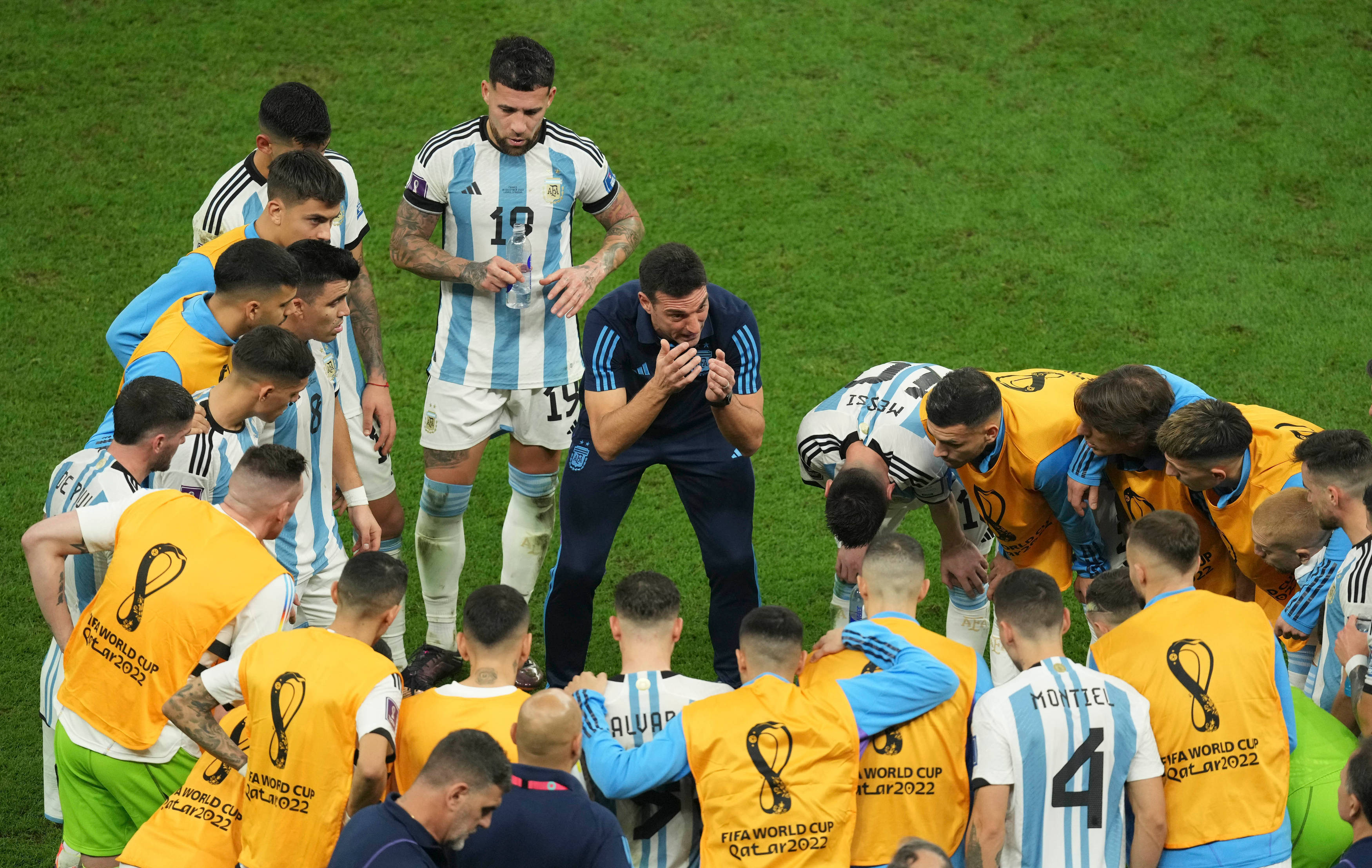 包含阿根廷代表团上演逆袭,赢得掌声的词条 包含阿根廷代表团上演逆袭,赢得掌声的词条